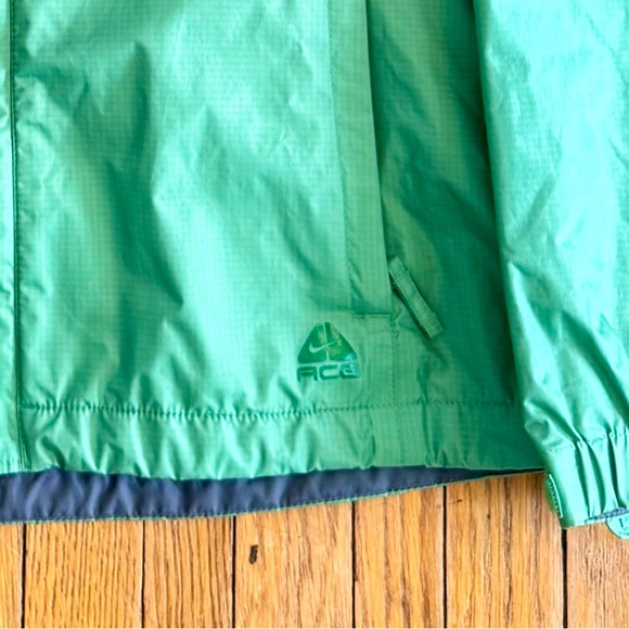 Nike ACG Rain Jacket - Picture 4 of 15